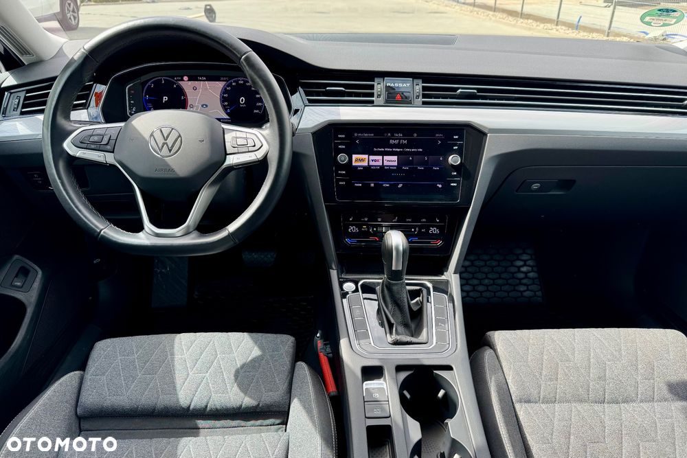 Volkswagen Passat 2.0 TDI SCR DSG Business - 18