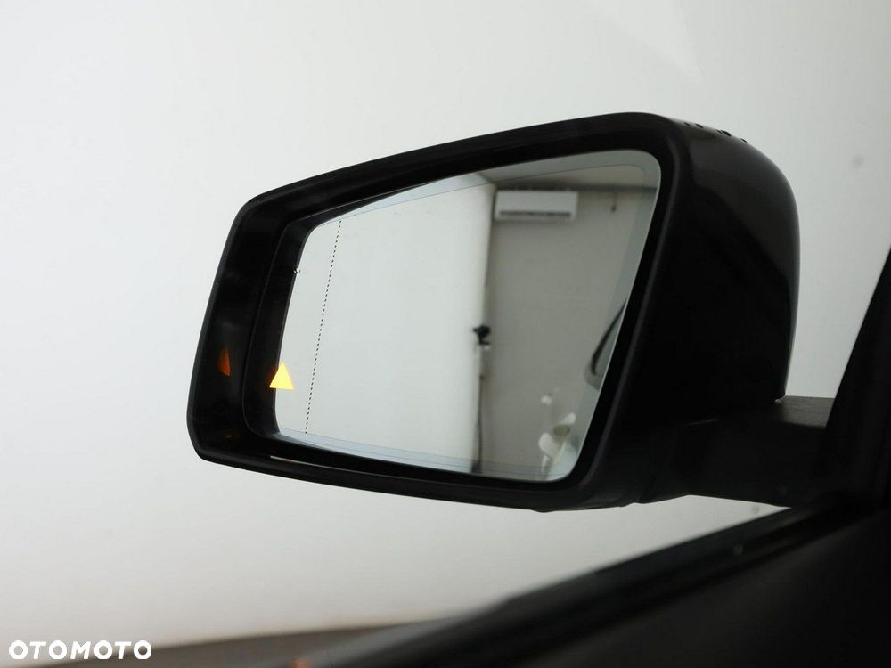 Mercedes-Benz GLA 250 4-Matic Urban - 37