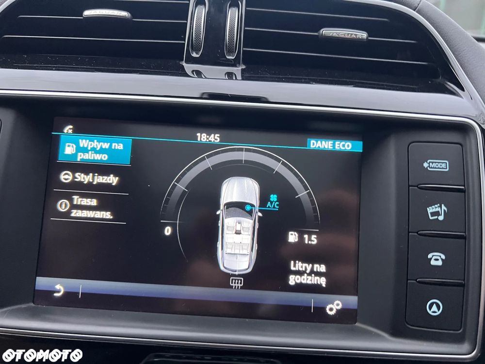 Jaguar F-Pace 25d AWD Portfolio - 9