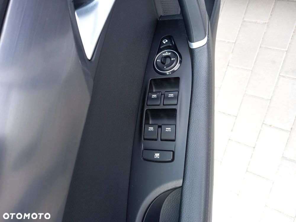 Hyundai i40 Kombi 2.0 Premium - 26