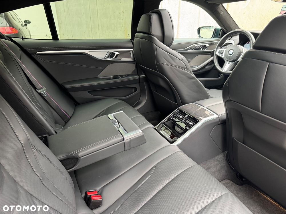 BMW Seria 8 - 19