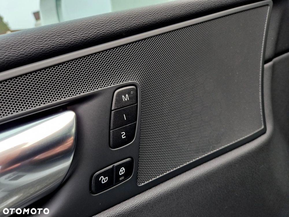 Volvo XC 60 T6 Plug-In Hybrid AWD Inscription - 10