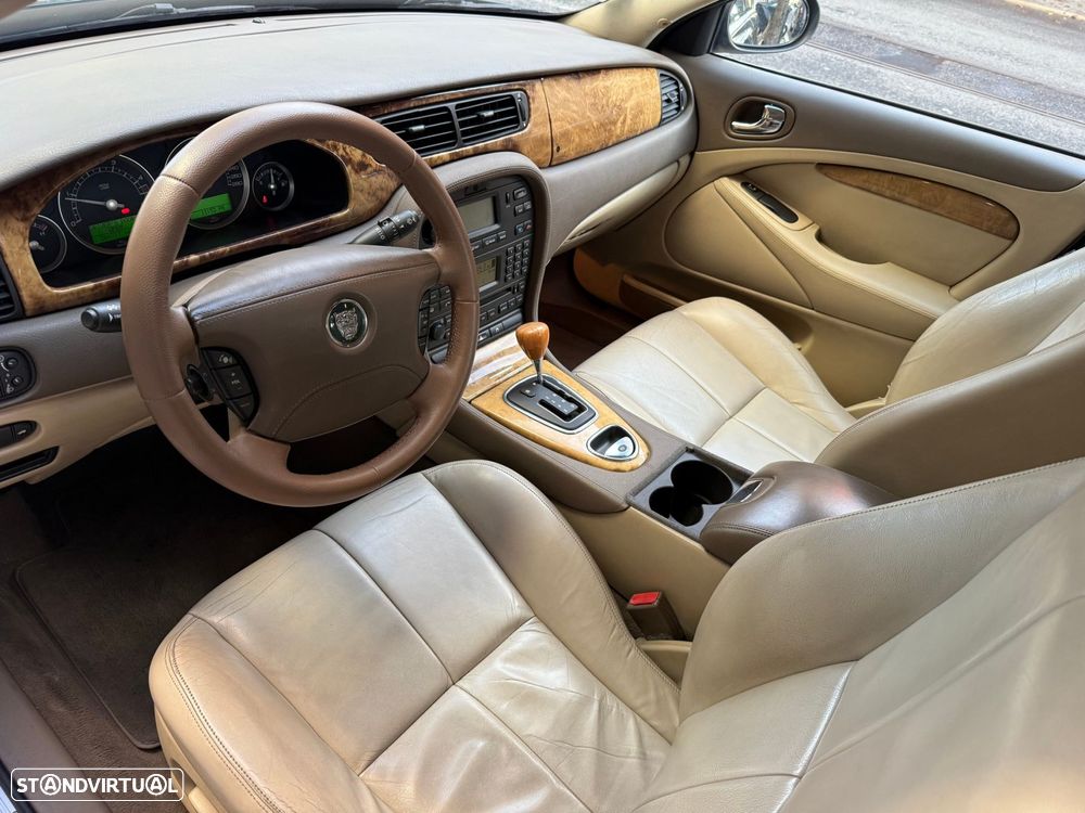 Jaguar S-Type 2.7 D V6 Executive Auto. - 6