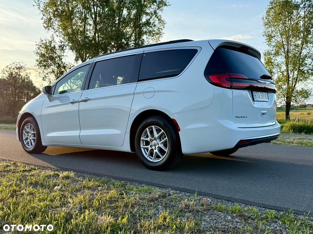 Chrysler Pacifica - 8