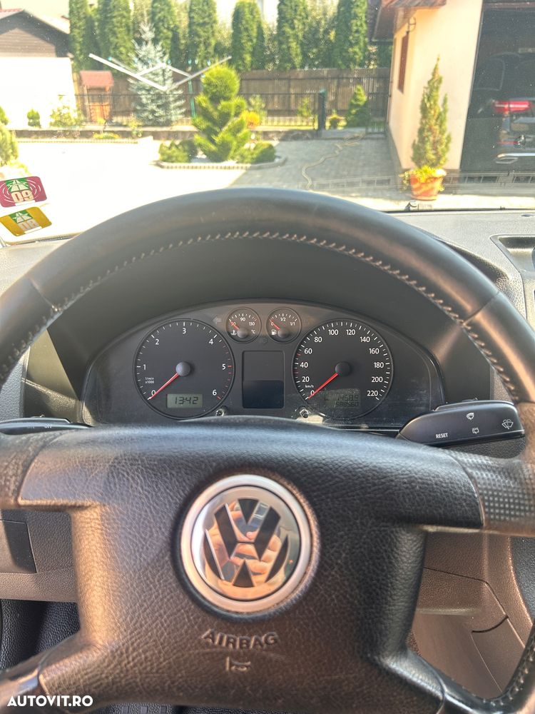 Volkswagen Caravelle - 7