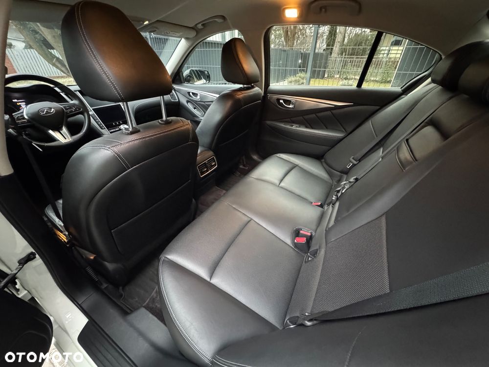 Infiniti Q50 2.0t Premium - 17