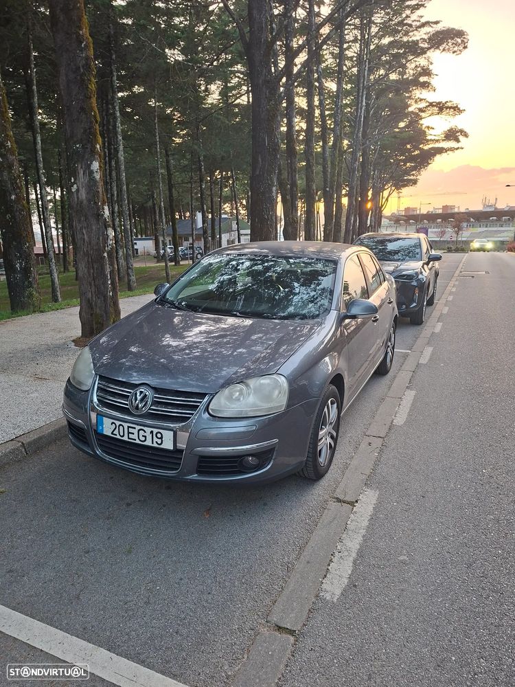 VW Jetta 1.9 TDi Trendline - 2