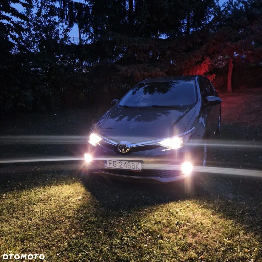 Toyota Auris 1.6 Premium - 10