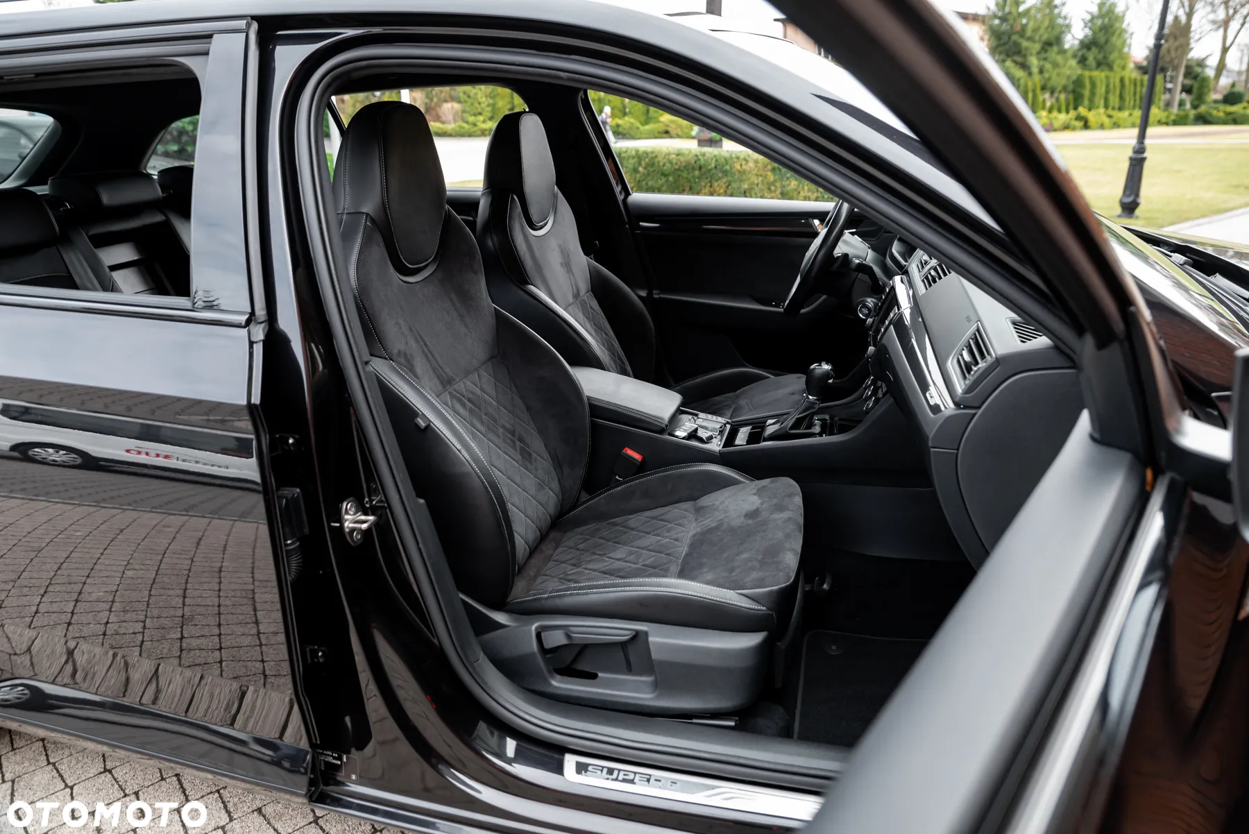 Skoda Superb 2.0 TDI DSG Sportline - 26