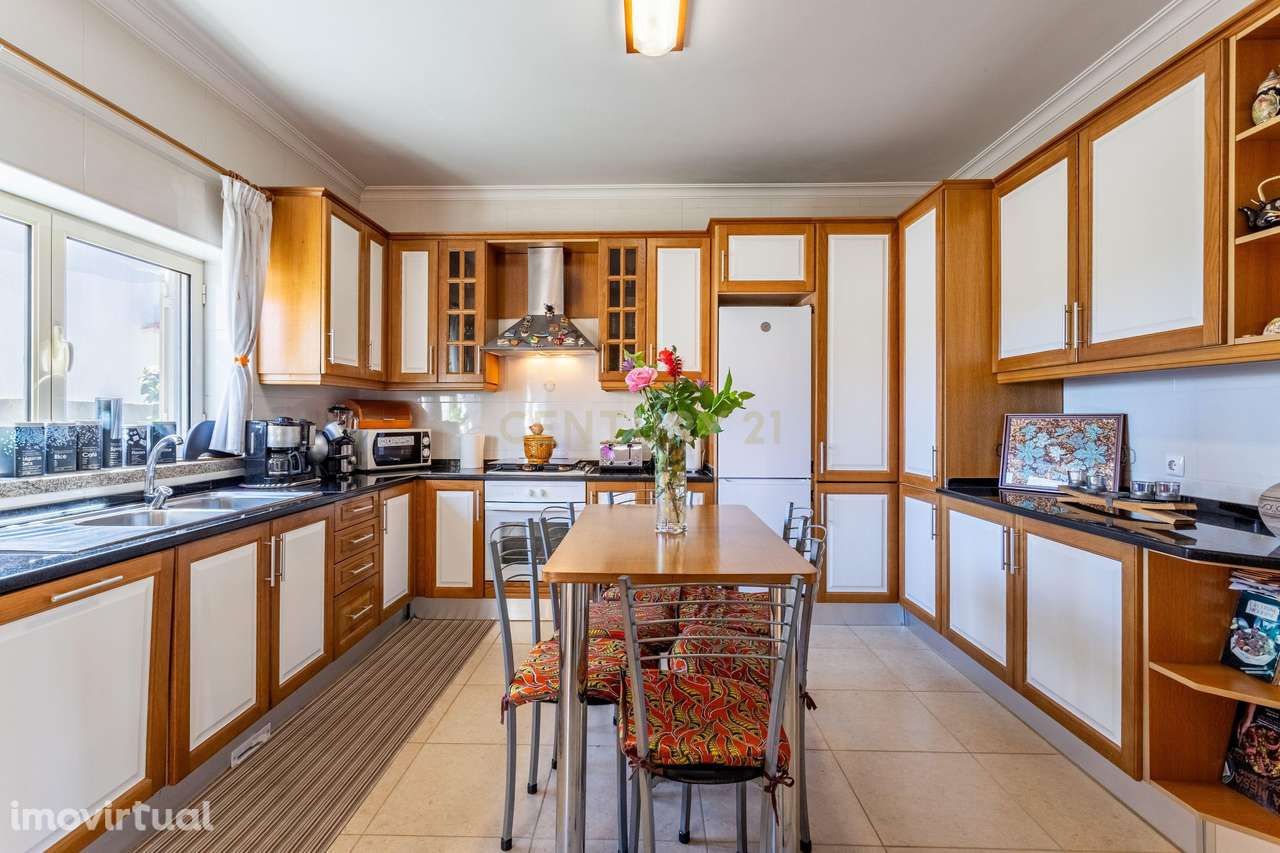 Moradia T6 Viva com Conforto ou Invista com Upside Garantido. - Grande imagem: 4/52