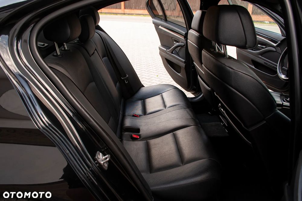 BMW Seria 5 520d - 23