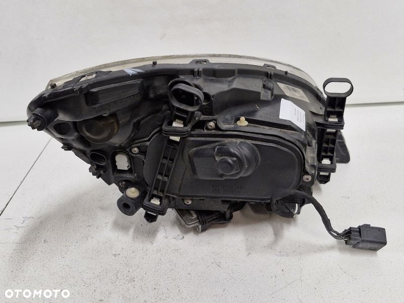 VOLVO S60 2 II LAMPA LEWY PRZÓD LEWA PRZEDNIA REFLEKTOR XENON UK 31299992 - 7