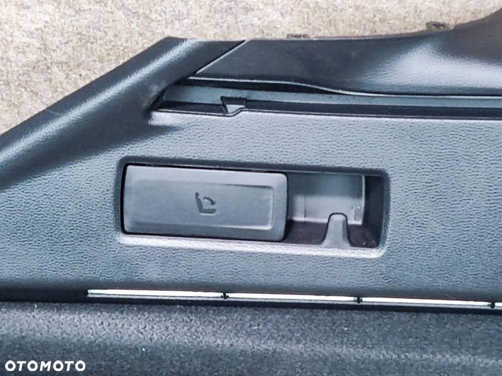 TOYOTA COROLLA 1.8h Kombi Od 2023r Boczek Bagażnika Lewy - 3