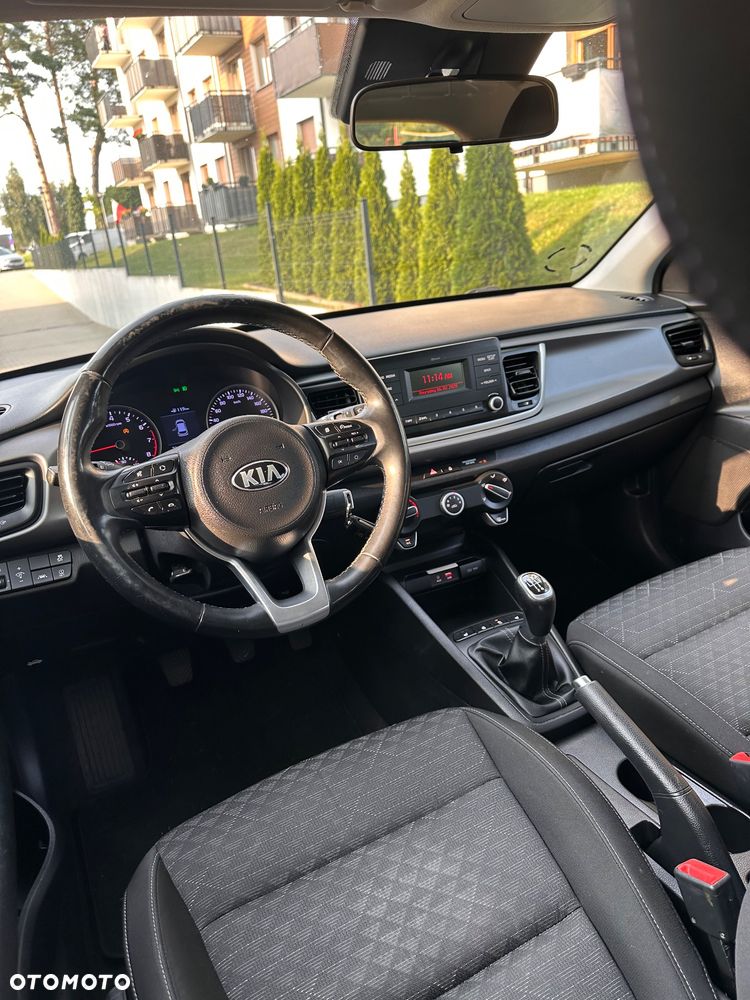Kia Rio - 12