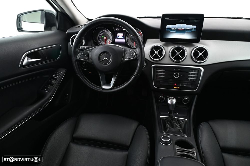 Mercedes-Benz GLA 180 d AMG Line - 13