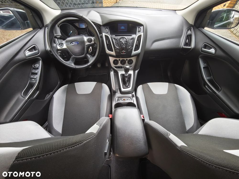 Ford Focus 1.6 TDCi DPF Champions Edition - 37