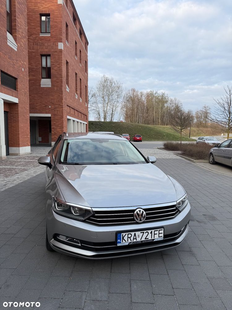 Volkswagen Passat - 12