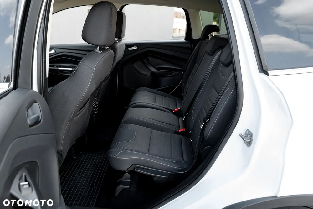 Ford Kuga 2.0 TDCi 2x4 Titanium - 20