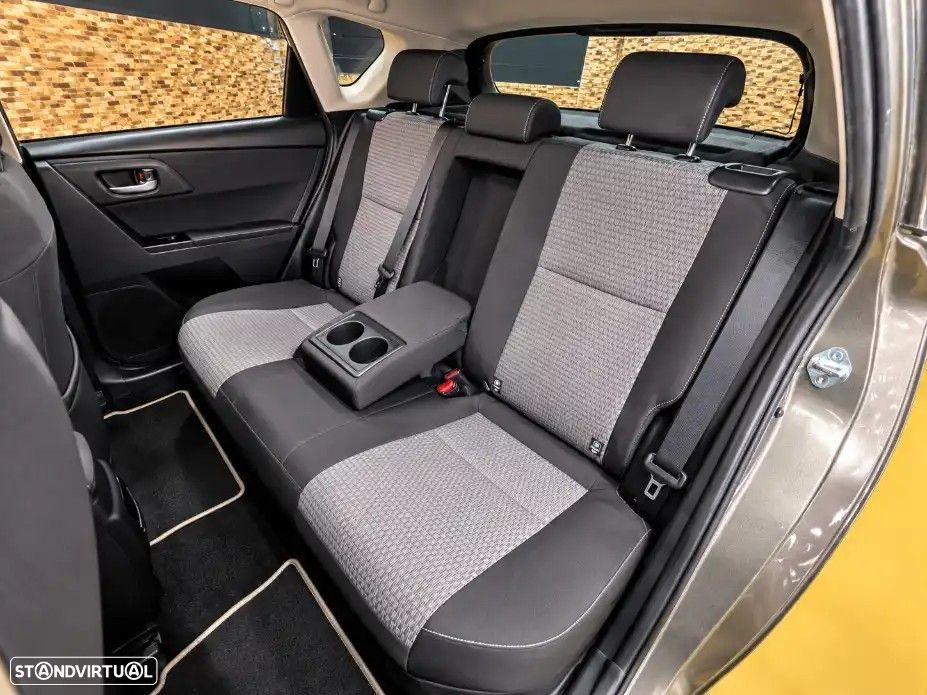 Toyota Auris 1.8 HSD Square Collection - 17