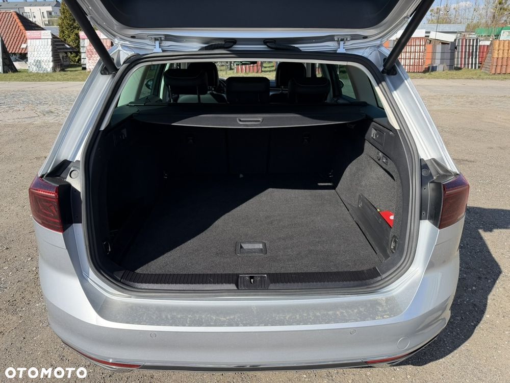 Volkswagen Passat - 26