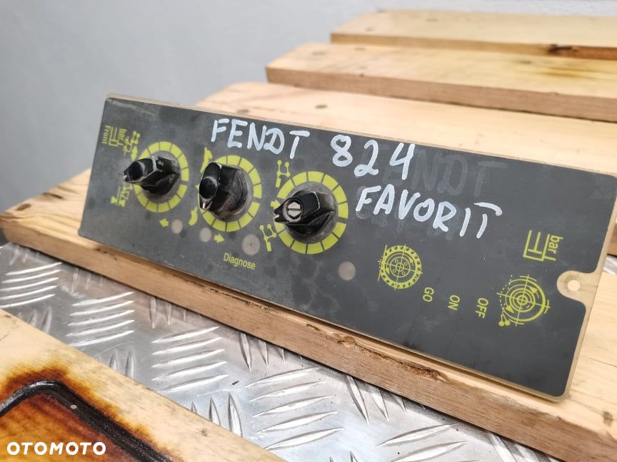 Panel sterowania tylnym podnośnikiem Fendt 824 Favorit - 5