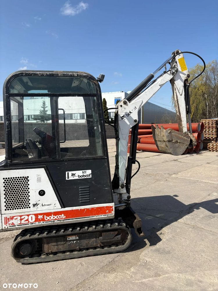 Bobcat 320 - 10