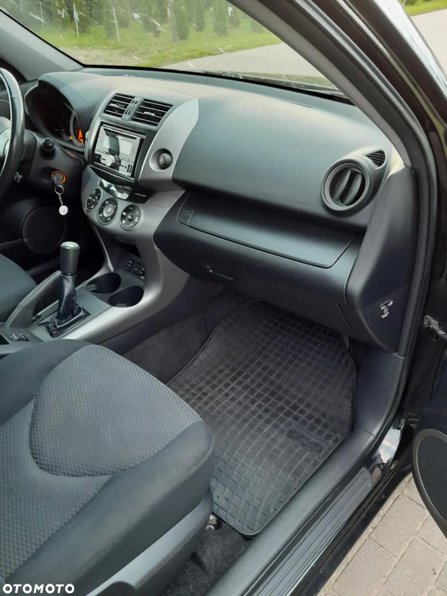Toyota RAV4 - 11