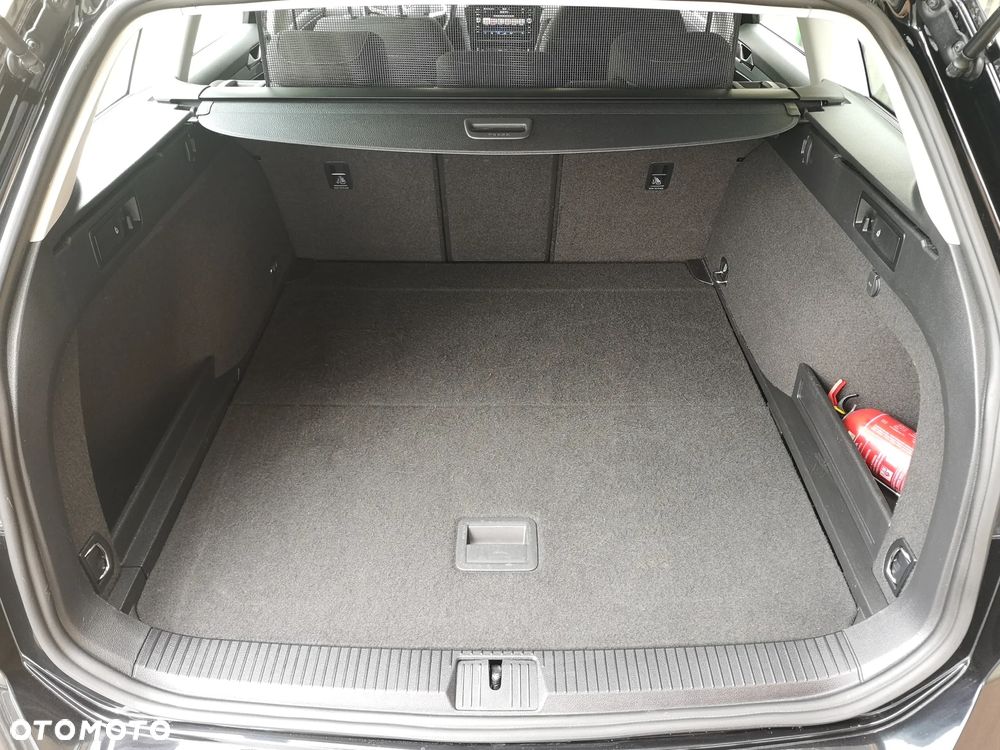 Volkswagen Passat 2.0 TDI Business DSG - 34