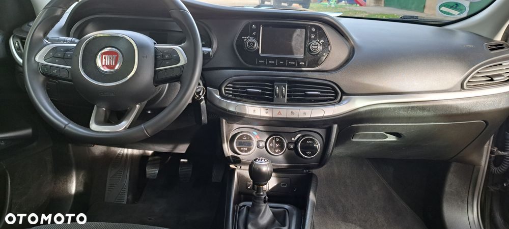 Fiat Tipo - 12