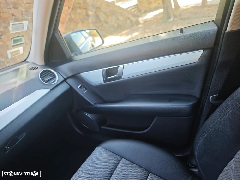 Mercedes-Benz C 200 - 8