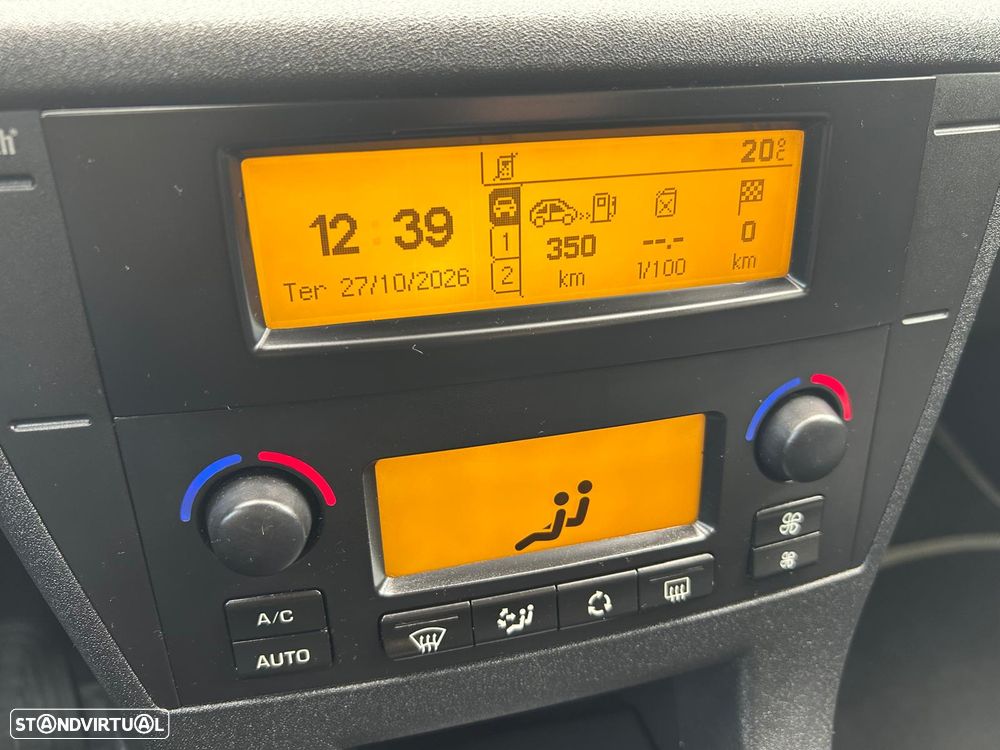 Citroën C4 1.6 HDi Attraction - 8