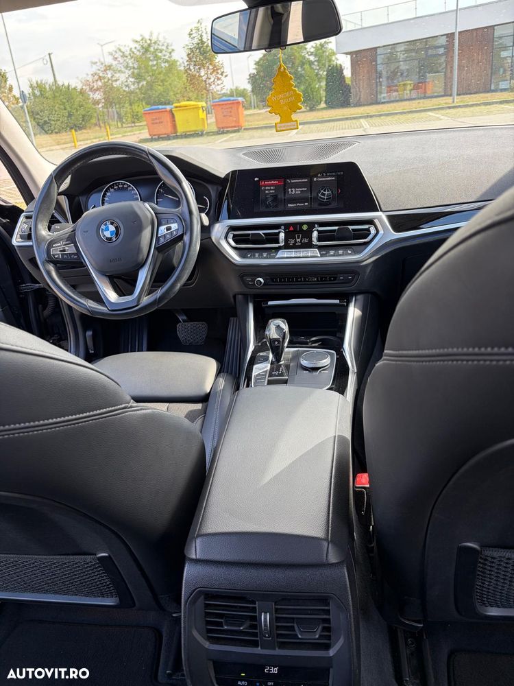 BMW Seria 3 320i AT - 11