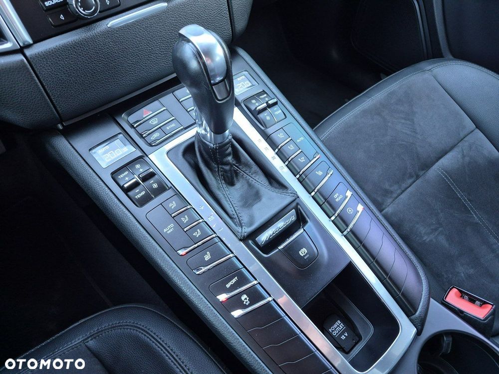 Porsche Macan - 31