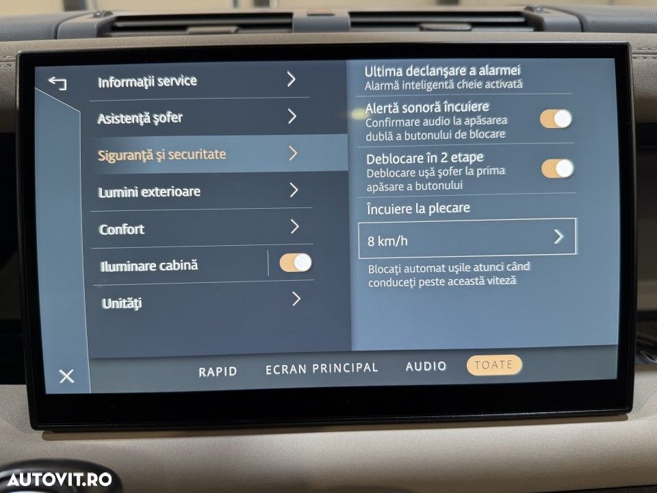 Land Rover Defender - 33