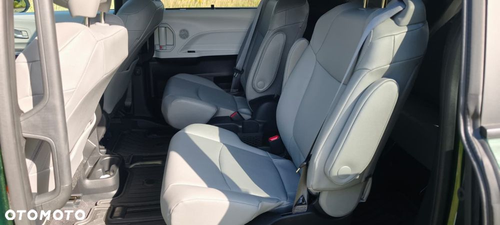 Toyota Sienna - 27