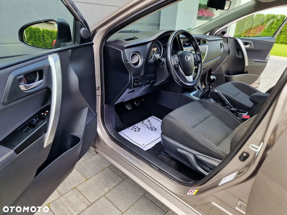 Toyota Auris 1.6 Valvematic Edition - 14