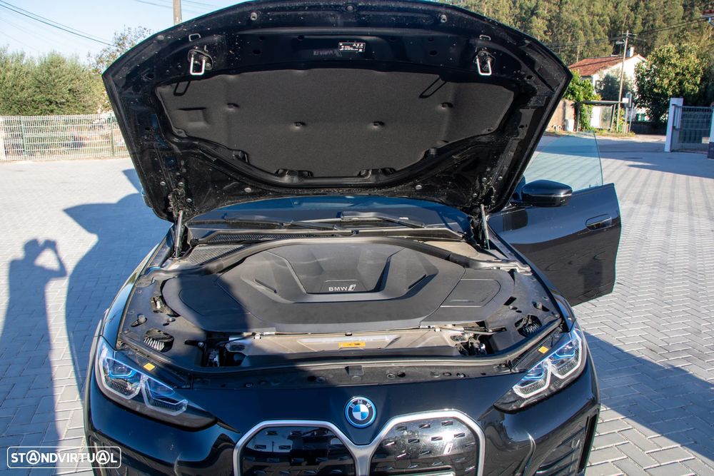BMW i4 - 11