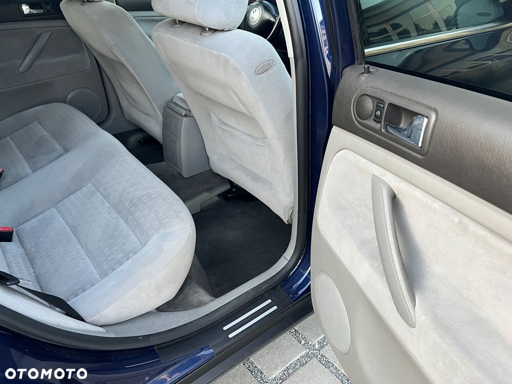 Volkswagen Passat - 24