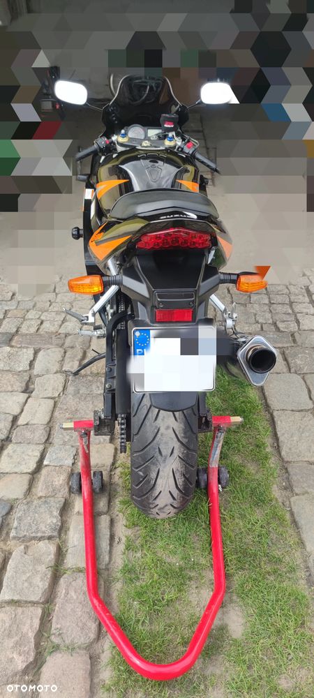 Suzuki GSX-R - 4