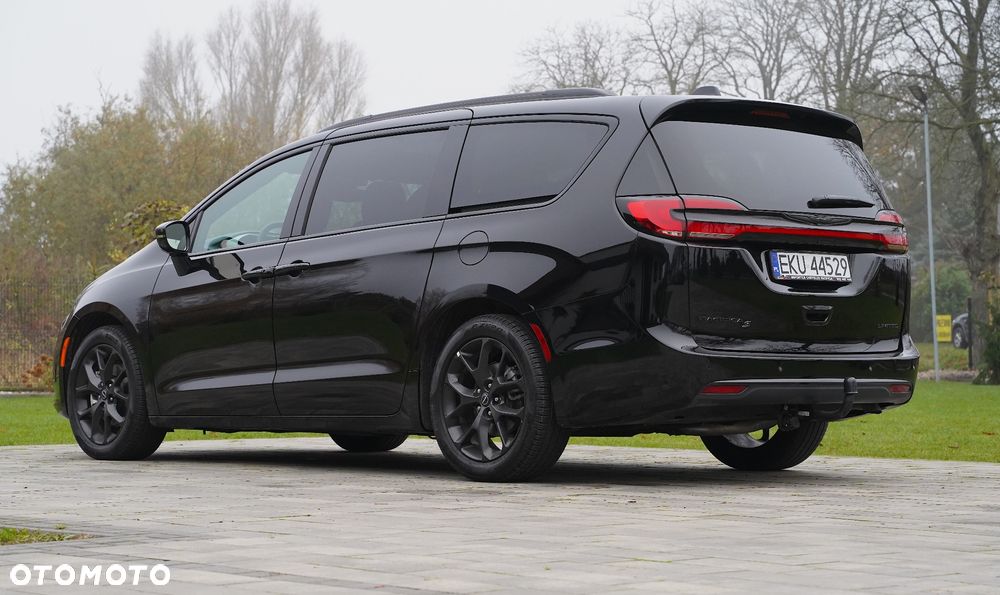 Chrysler Pacifica - 11