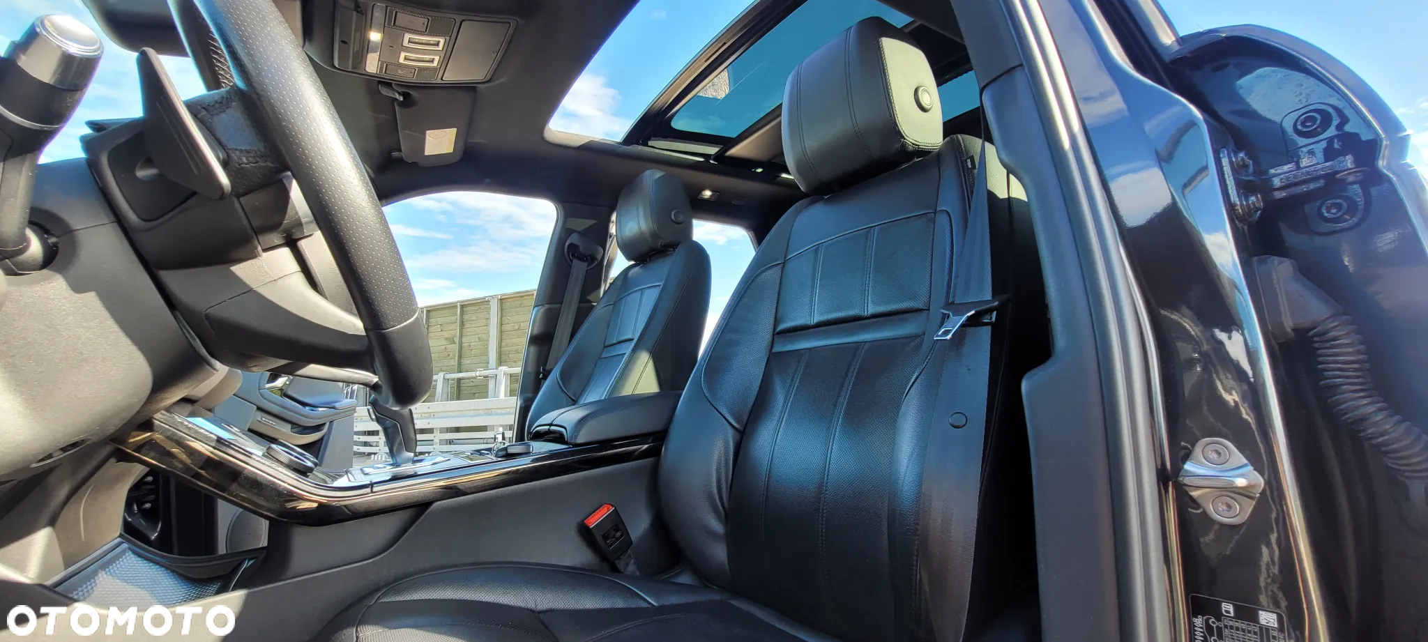 Land Rover Range Rover Evoque 2.0 D180 mHEV R-Dynamic SE - 6