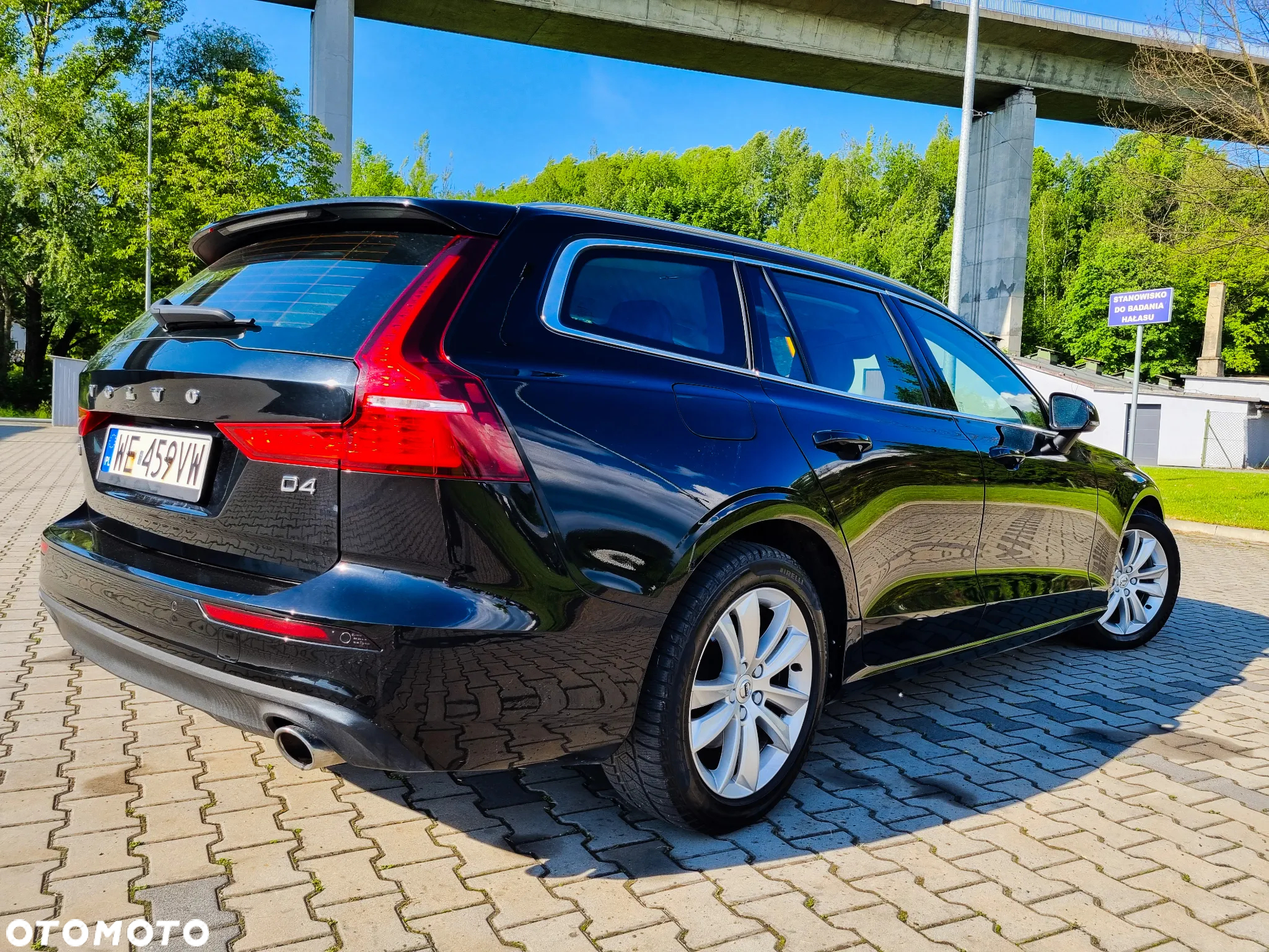Volvo V60 D4 Momentum Pro - 4
