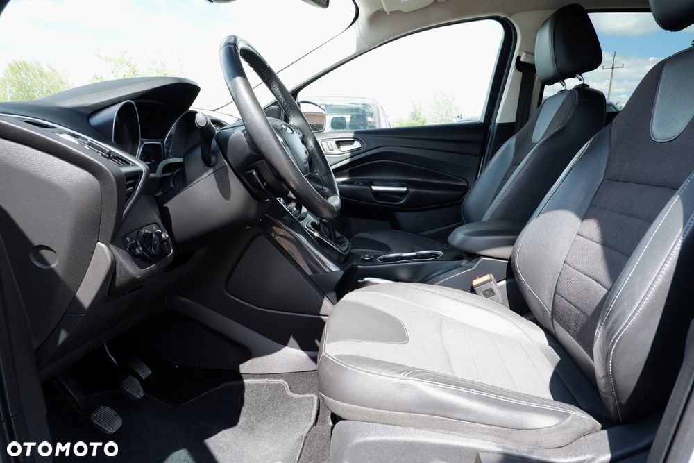 Ford Kuga 2.0 TDCi 4WD Titanium - 25