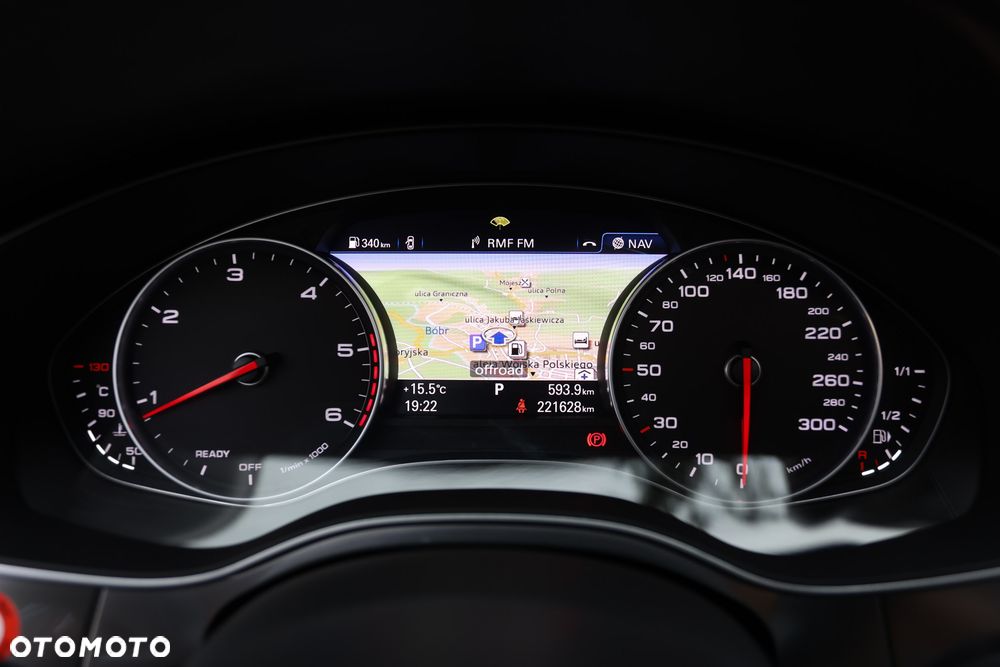 Audi A6 Avant 2.0 TDI Ultra S tronic - 26