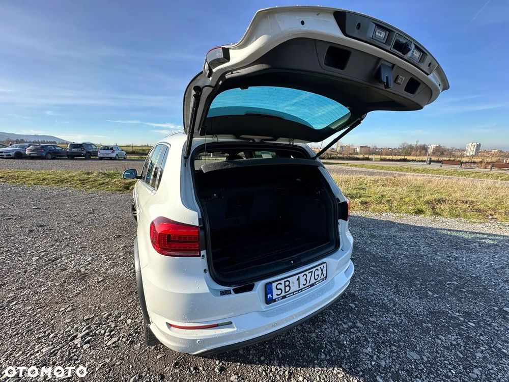 Volkswagen Tiguan 2.0 TDI SCR 4MOTION BlueMotion Technology DSG Sport & Style - 17