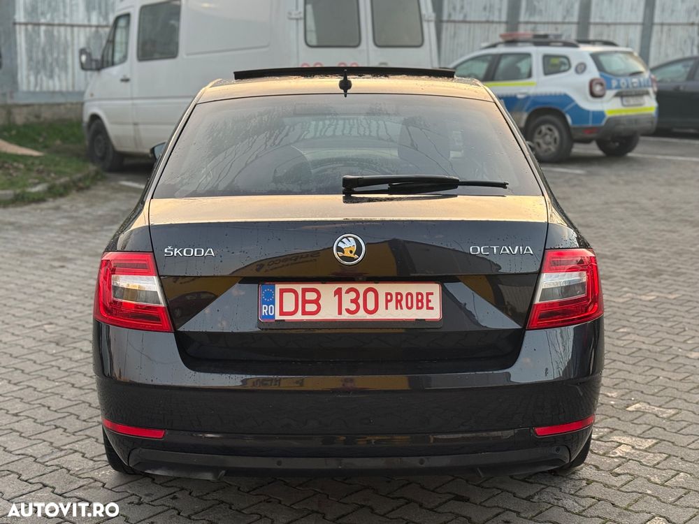 Skoda Octavia 1.6 TDI (Green tec) DSG Style - 6