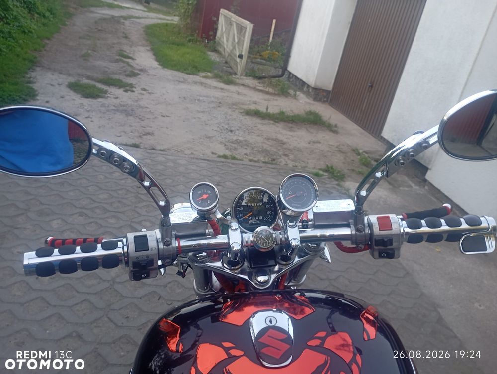 Suzuki Intruder - 3