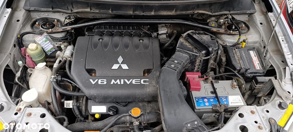 Mitsubishi Outlander 3.0 V6 LS 2WD - 8