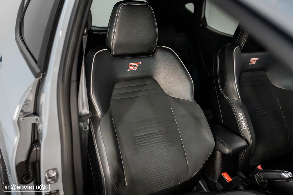Ford Fiesta 1.5 EcoBoost ST - 11
