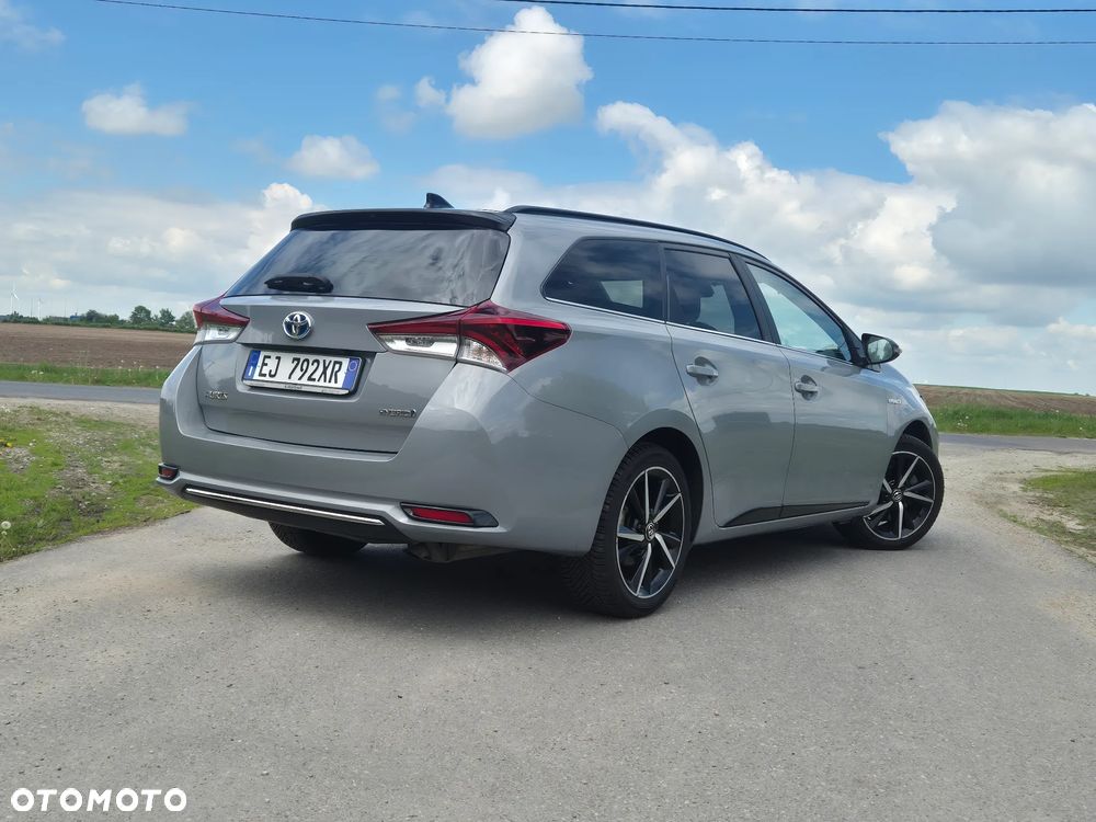 Toyota Auris Hybrid 135 Selection - 8